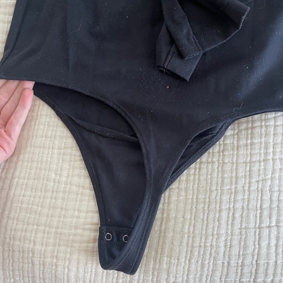 Abercrombie & Fitch Black Long Sleeve Bodysuit size large - Picture 11 of 11